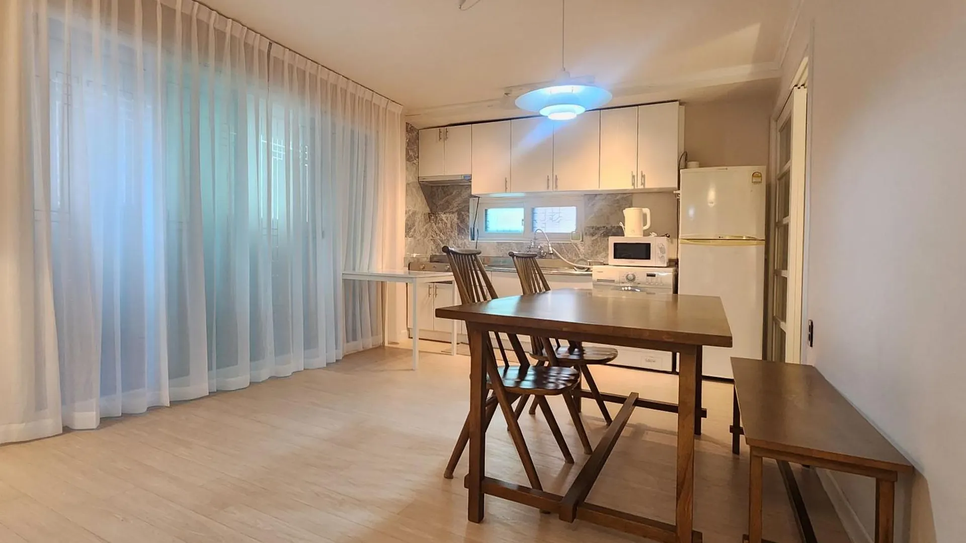 Apartmán Hongdae Yeondral Park, Z3, 7 Minutes From Hongik Univ Station Exit 5, Elevator Ok Soul